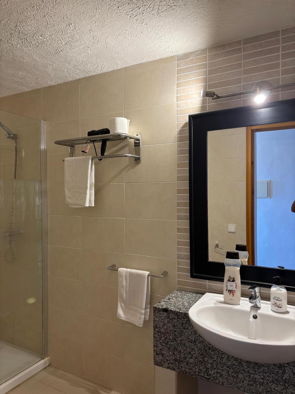 Es Grop Apartamentos Портинакс Екстериор снимка
